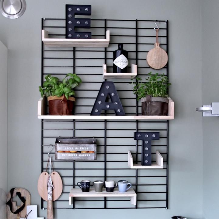 Estanteria de pared con repisas