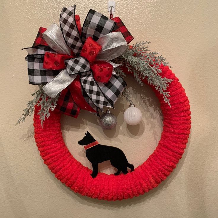 Coronas de mascotas Navideñas para puerta
