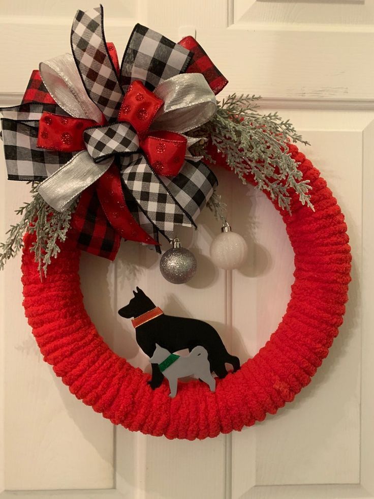 Coronas de mascotas Navideñas para puerta