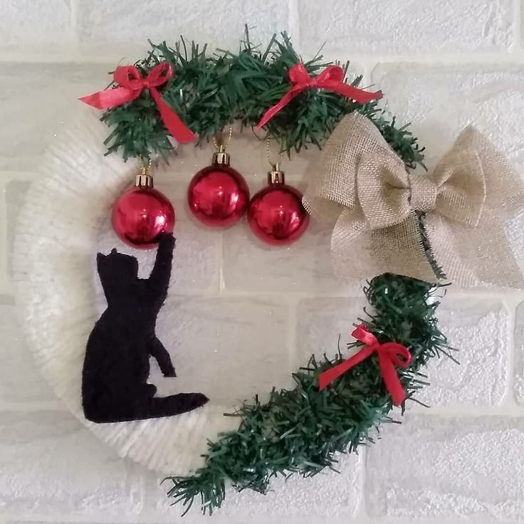 Coronas de mascotas Navideñas para puerta